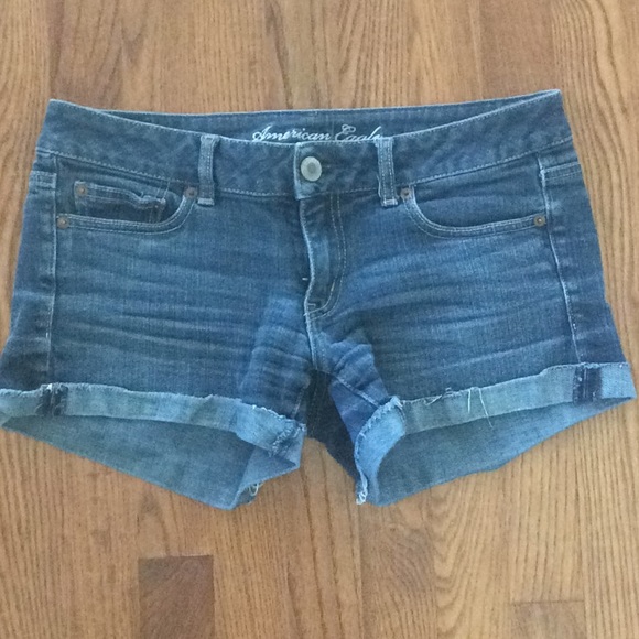 American Eagle Denim Short Shorts - size 6 - Picture 1 of 5